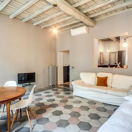 روما Stylish And Spacious Apartment Next To The Colosseum المظهر الخارجي الصورة