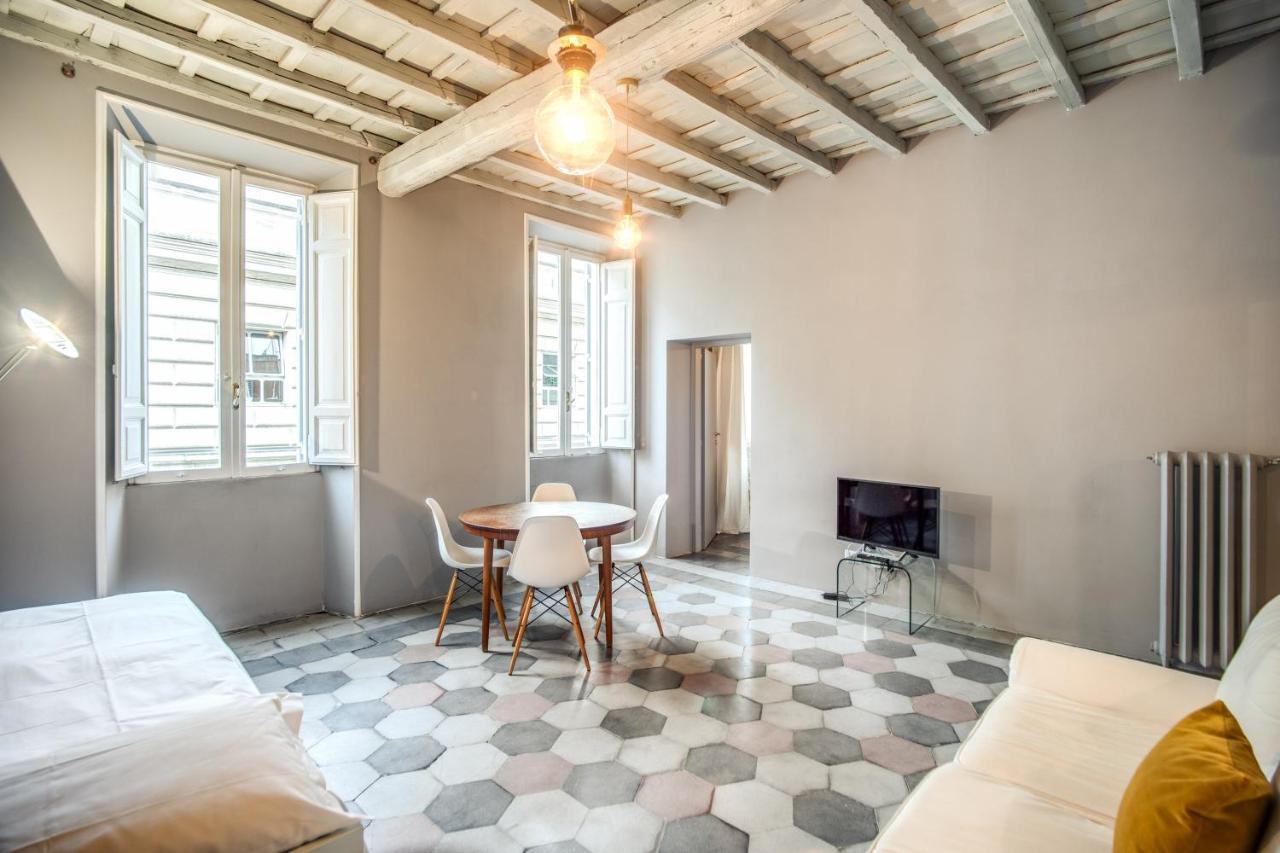 روما Stylish And Spacious Apartment Next To The Colosseum المظهر الخارجي الصورة
