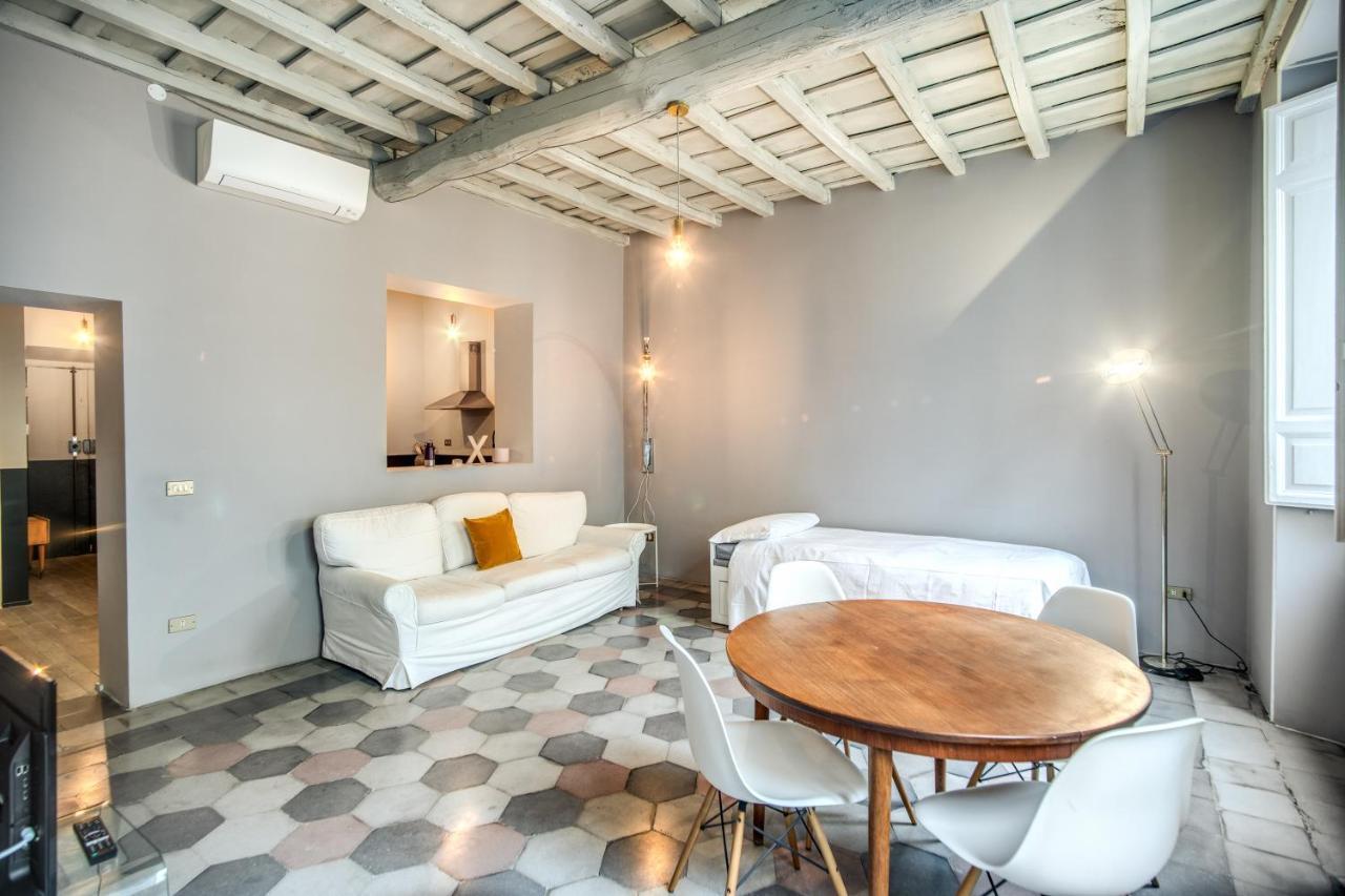 روما Stylish And Spacious Apartment Next To The Colosseum المظهر الخارجي الصورة